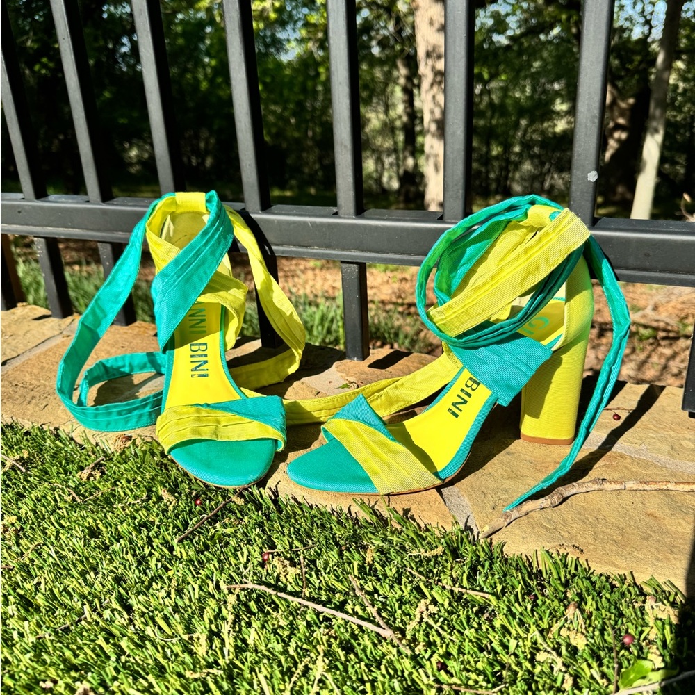 Gianni Bini Ashtraah Colorblock Wrap Heel Women’s 9.5